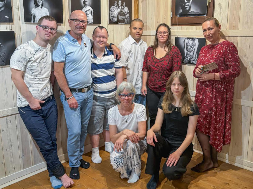 Down Alapítvány és a Sony közös „Kids in Focus” fotóprojektjének kiállítása nyílt Écsen